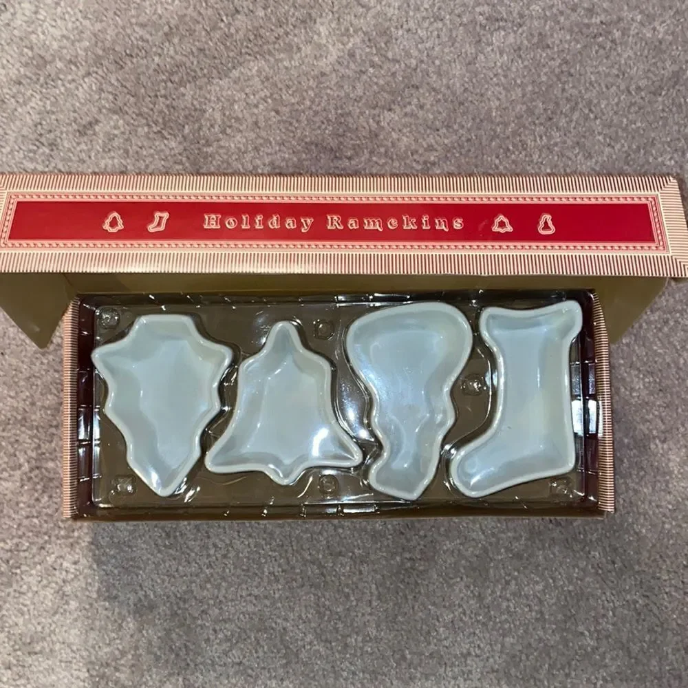 Williams Sonoma Holiday Ramekins!